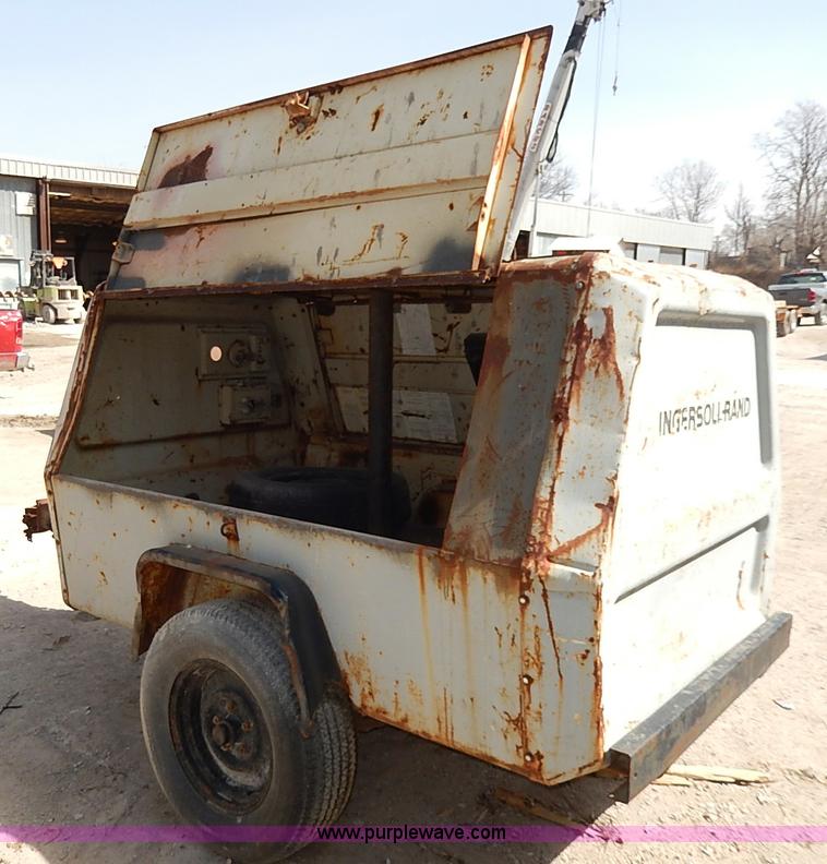 image for item AX9021 Ingersoll Rand air compressor trailer