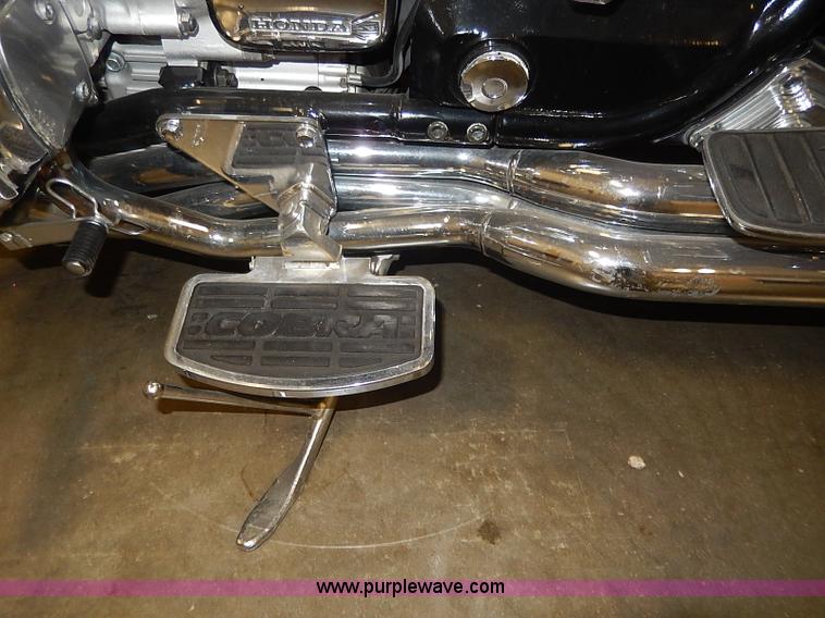 image for item AX9177 1999 Honda Valkyrie motorcycle