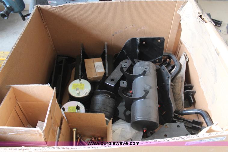 Kelderman air bag kit in Olathe, KS Item AZ9877 sold Purple Wave