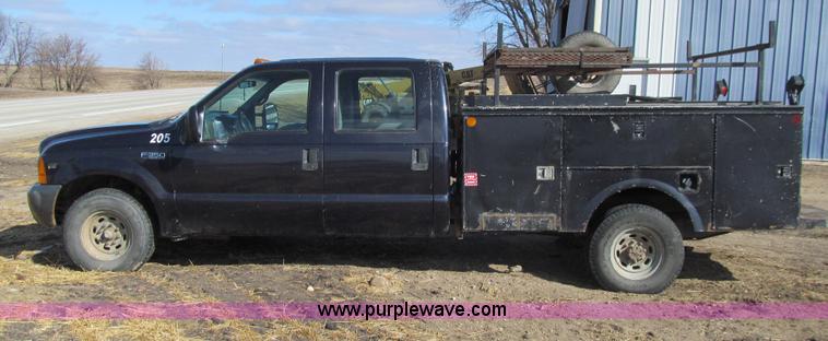 image for item E4675 2000 Ford F350 Super Duty XL Crew Cab utility truck