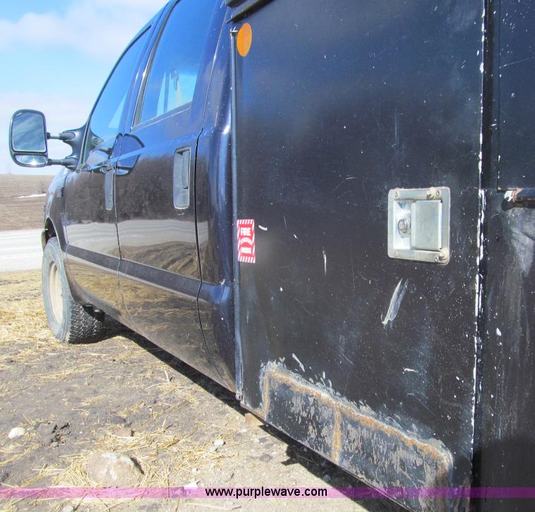 image for item E4675 2000 Ford F350 Super Duty XL Crew Cab utility truck