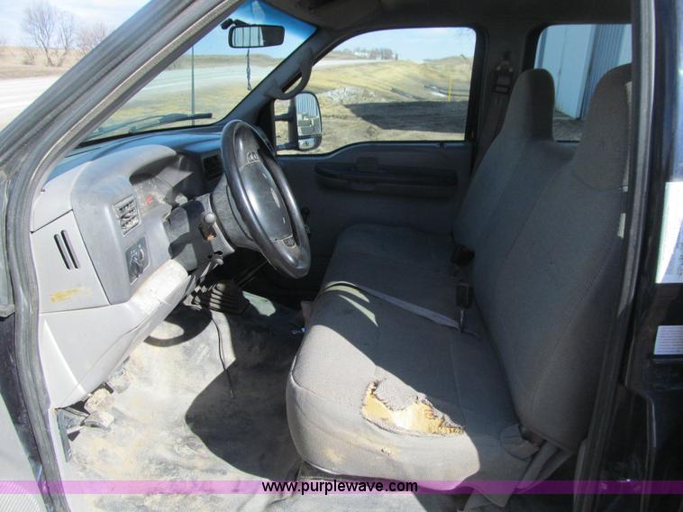 image for item E4675 2000 Ford F350 Super Duty XL Crew Cab utility truck