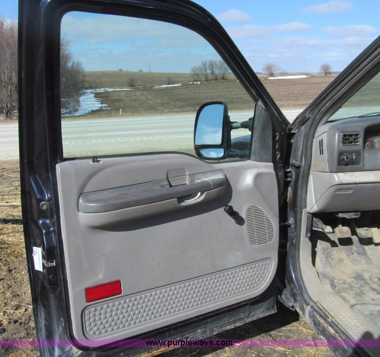 image for item E4675 2000 Ford F350 Super Duty XL Crew Cab utility truck