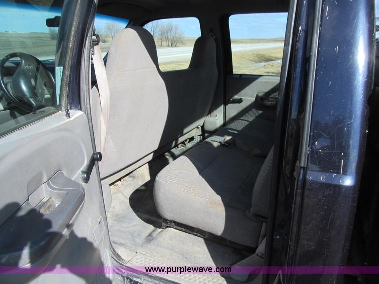 image for item E4675 2000 Ford F350 Super Duty XL Crew Cab utility truck