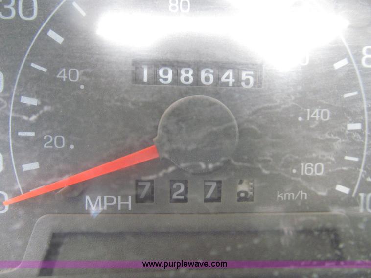 image for item E4675 2000 Ford F350 Super Duty XL Crew Cab utility truck