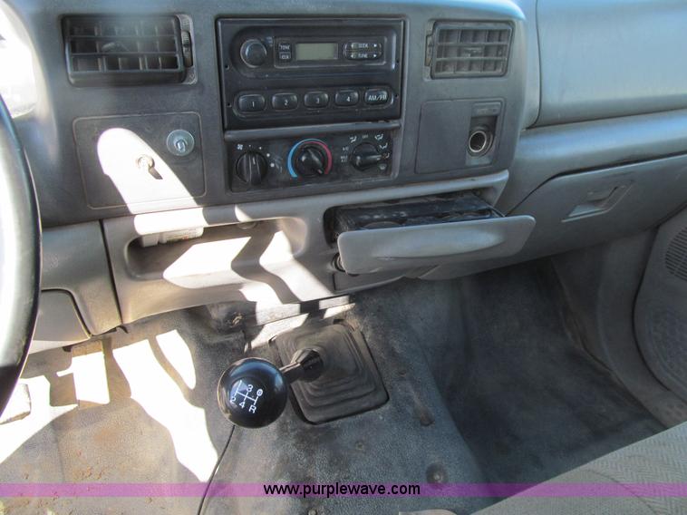 image for item E4675 2000 Ford F350 Super Duty XL Crew Cab utility truck