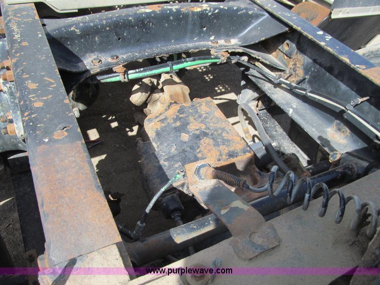 image for item E4677 1997 Freightliner FLD120 semi truck