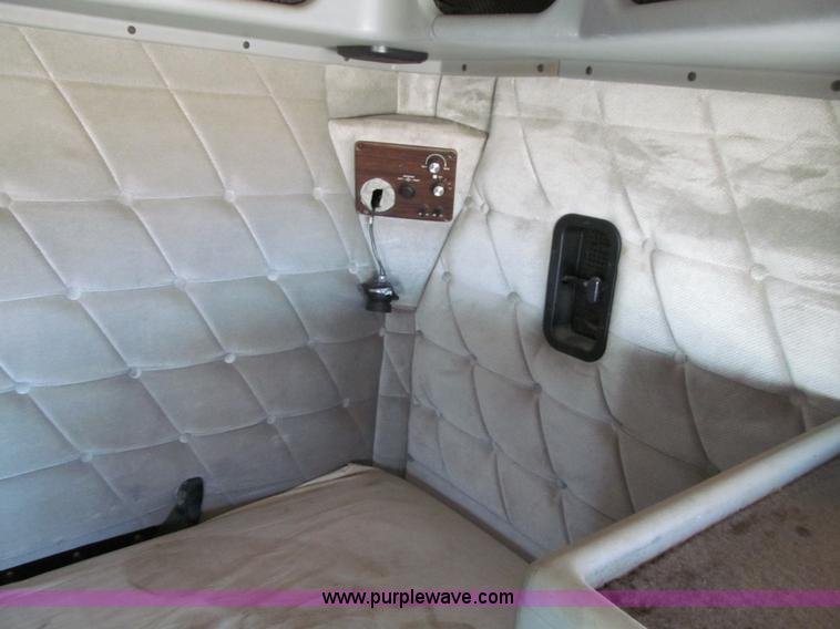 image for item E4677 1997 Freightliner FLD120 semi truck