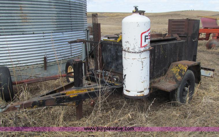 image for item E4682 Bidwell 24 tar pot