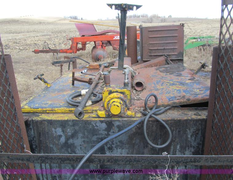 image for item E4682 Bidwell 24 tar pot