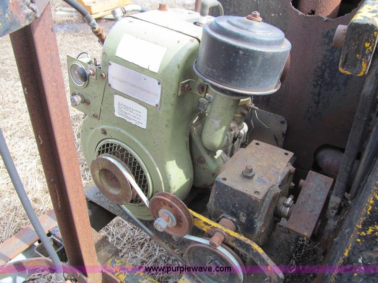 image for item E4682 Bidwell 24 tar pot