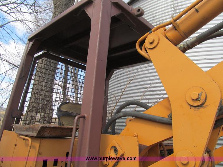 image for item E4683 1983 Case 850C track loader