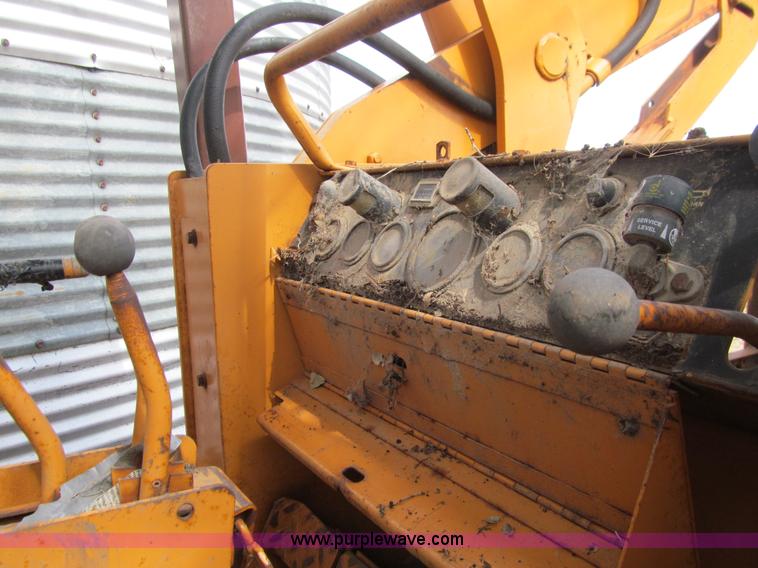 image for item E4683 1983 Case 850C track loader