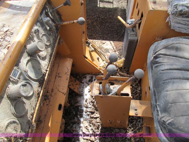 image for item E4683 1983 Case 850C track loader