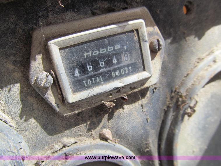 image for item E4683 1983 Case 850C track loader