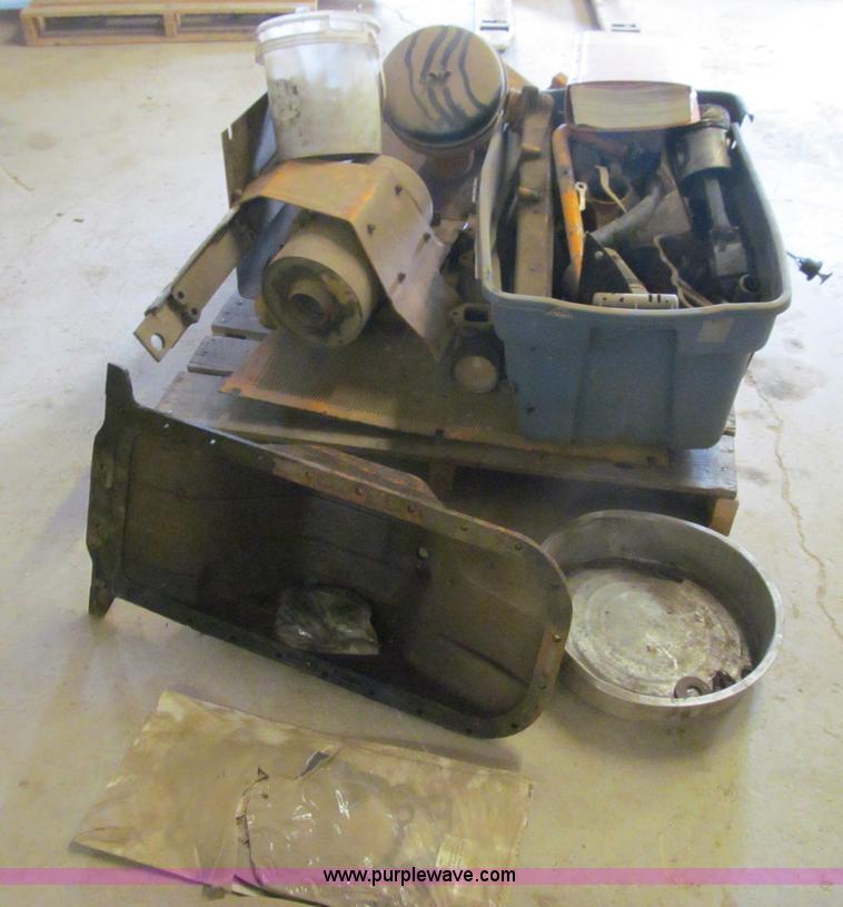 image for item E4683 1983 Case 850C track loader