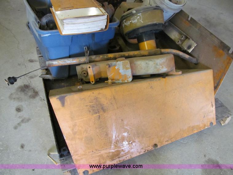 image for item E4683 1983 Case 850C track loader