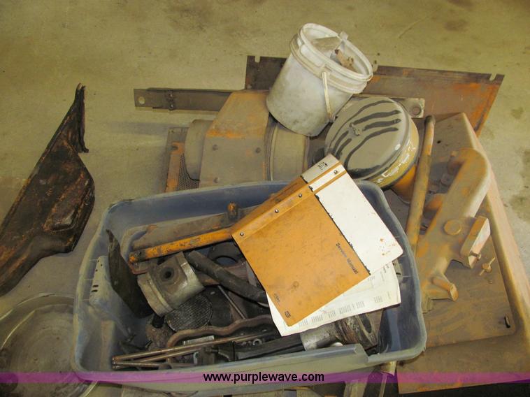 image for item E4683 1983 Case 850C track loader