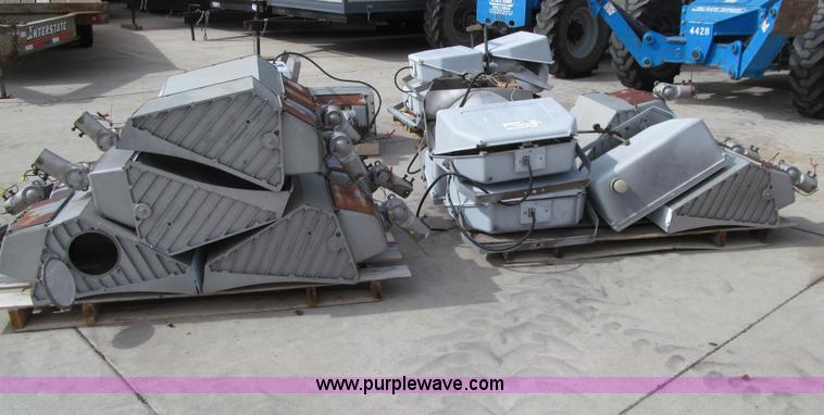 image for item E4688 Approximately 18 street light fixtures