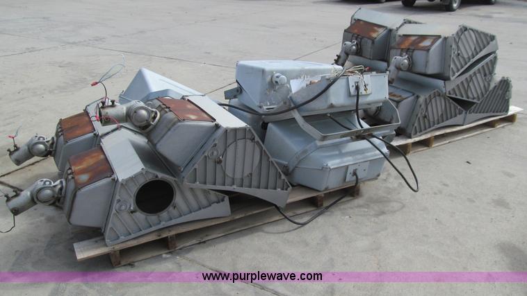 image for item E4688 Approximately 18 street light fixtures