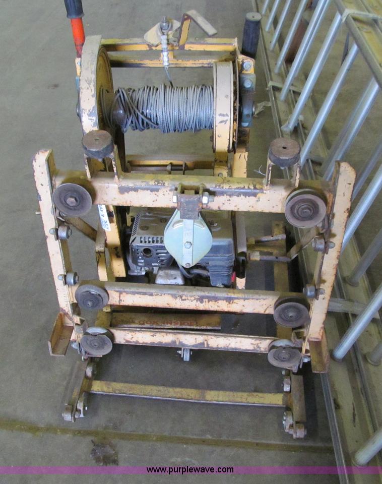 image for item E4690 Assroted tools