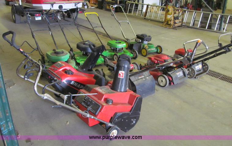 image for item E4691 Assorted lawn and garden equipment