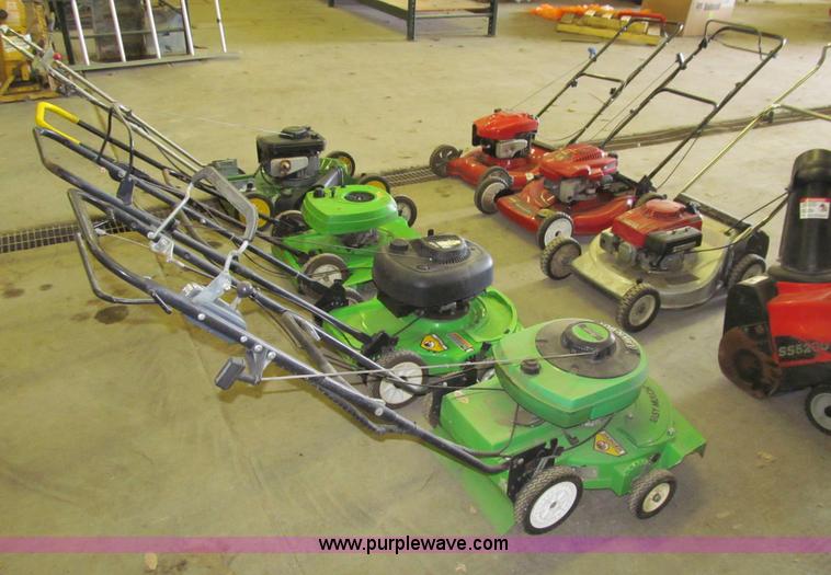 image for item E4691 Assorted lawn and garden equipment