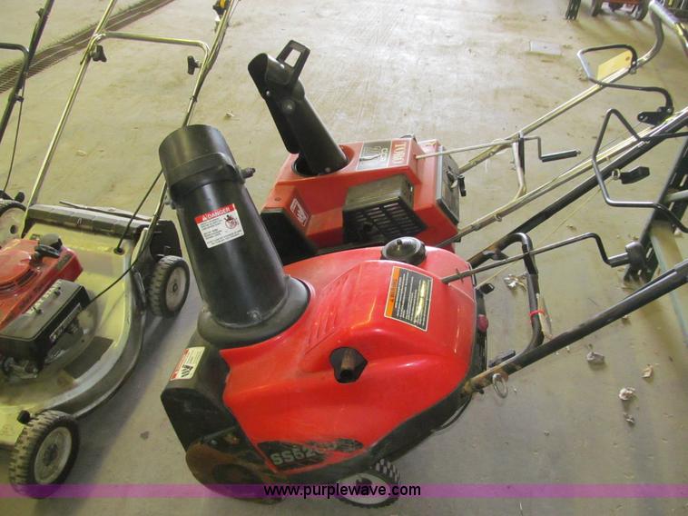 image for item E4691 Assorted lawn and garden equipment