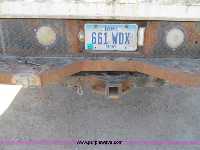 image for item E4697 2004 Chevrolet Express G3500 van