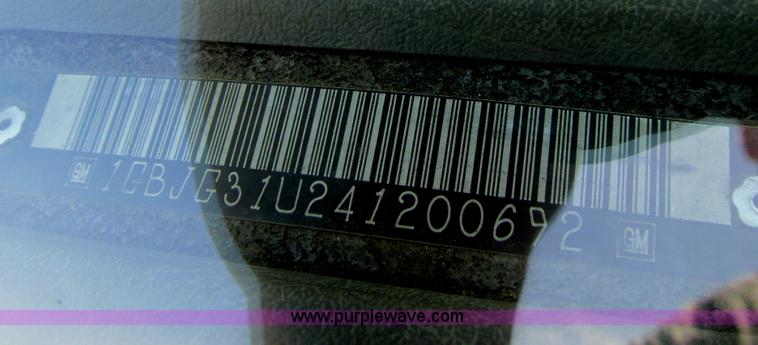 image for item E4697 2004 Chevrolet Express G3500 van