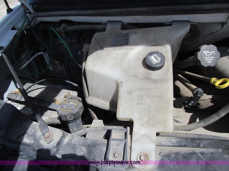 image for item E4697 2004 Chevrolet Express G3500 van