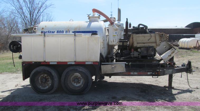 image for item E4698 Vacstar 800DT portable vacuum machine