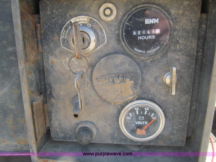 image for item E4698 Vacstar 800DT portable vacuum machine