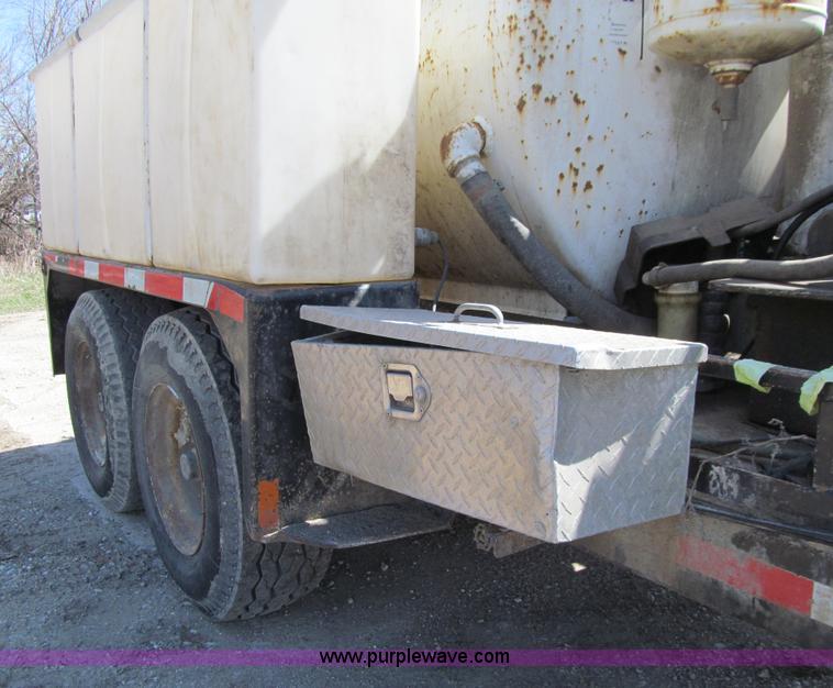 image for item E4698 Vacstar 800DT portable vacuum machine