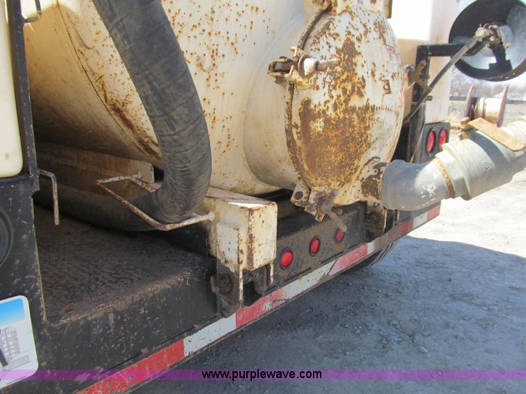 image for item E4699 Vacstar 800GT portable vacuum machine