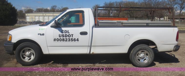 image for item F6855 2002 Ford F150 XL pickup truck