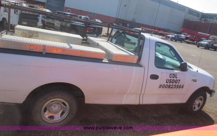 image for item F6855 2002 Ford F150 XL pickup truck