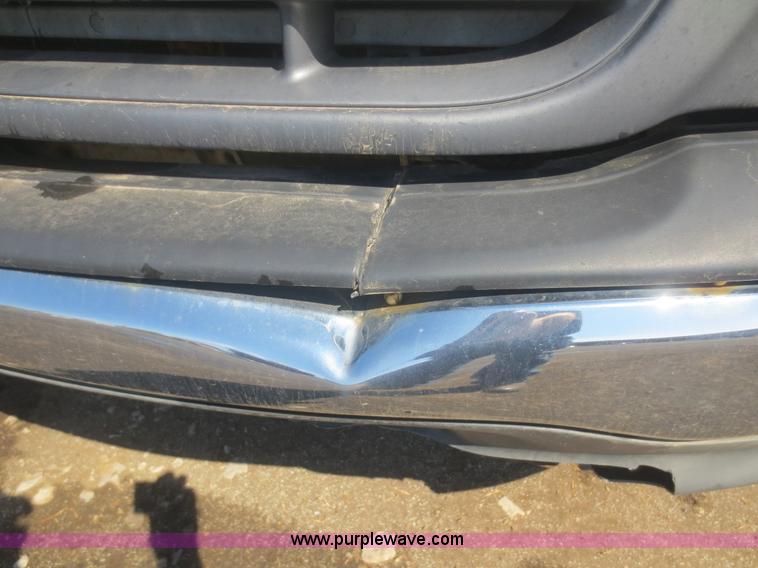 image for item F6855 2002 Ford F150 XL pickup truck