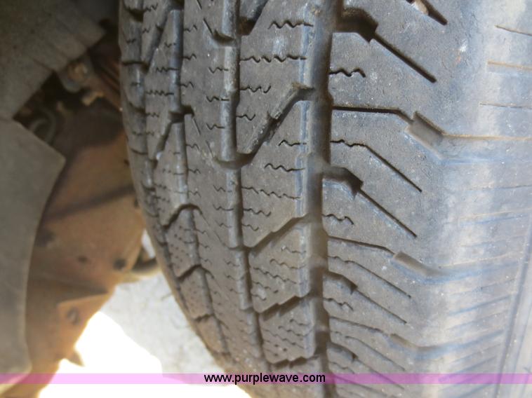 image for item F6855 2002 Ford F150 XL pickup truck