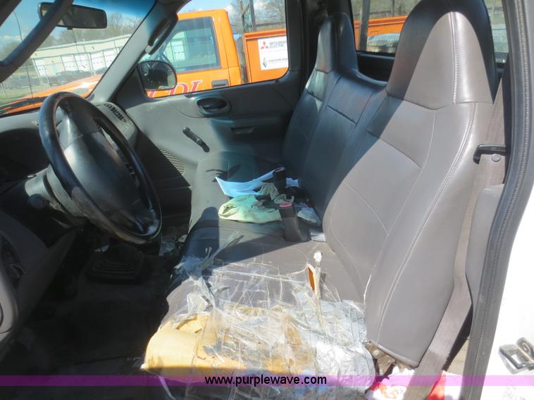 image for item F6855 2002 Ford F150 XL pickup truck