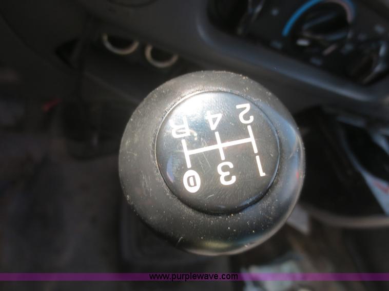 image for item F6855 2002 Ford F150 XL pickup truck