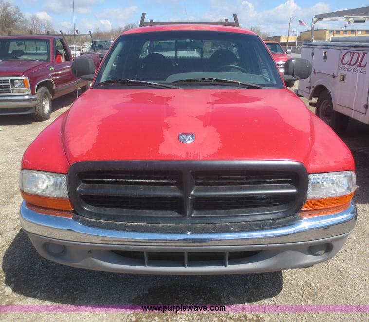 image for item F6857 1997 Dodge Dakota SLT pickup truck