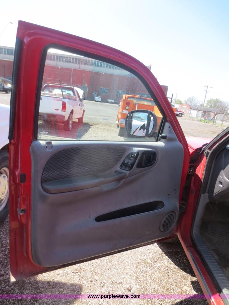 image for item F6857 1997 Dodge Dakota SLT pickup truck