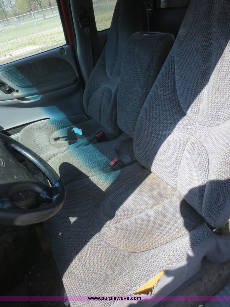 image for item F6857 1997 Dodge Dakota SLT pickup truck