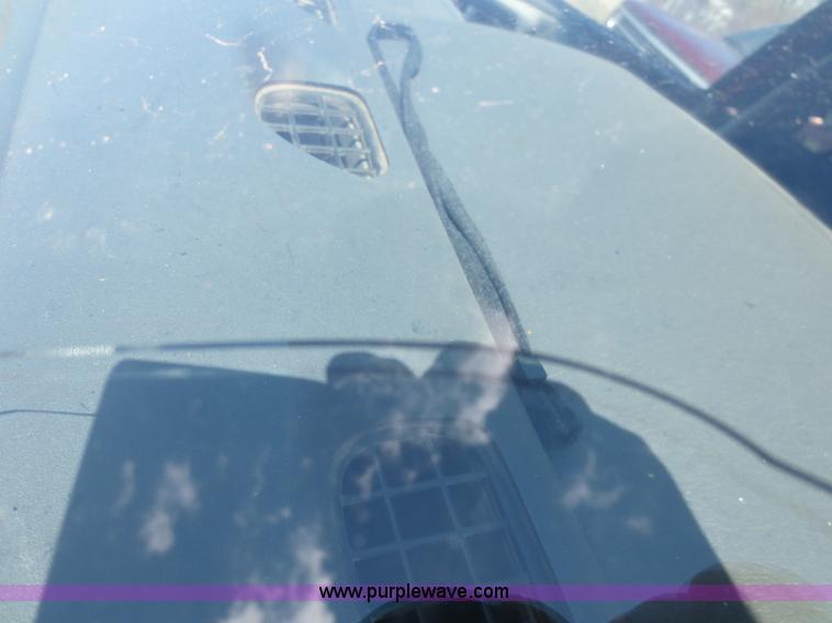 image for item F6857 1997 Dodge Dakota SLT pickup truck