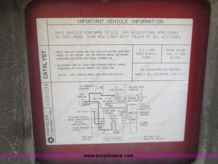 image for item F6858 1993 Dodge Dakota Club Cab pickup truck
