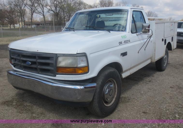 image for item F6859 1992 Ford F250 pickup truck