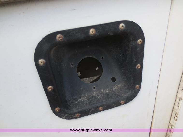 image for item F6859 1992 Ford F250 pickup truck