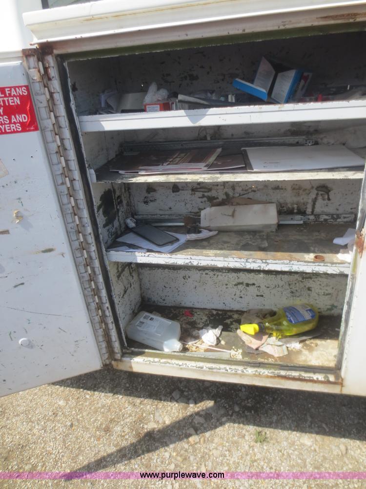 image for item F6859 1992 Ford F250 pickup truck