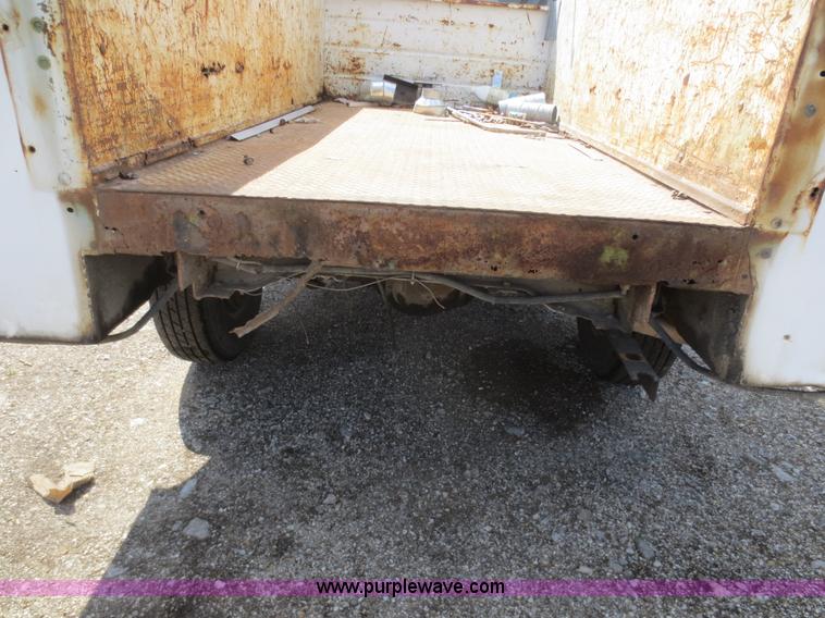 image for item F6859 1992 Ford F250 pickup truck